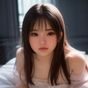 林晓，hhh内容总监，年轻女性，短发利落，正在平板电脑上审阅内容条目，神情专注，背景是整洁的开放式办公区，光线明亮温暖